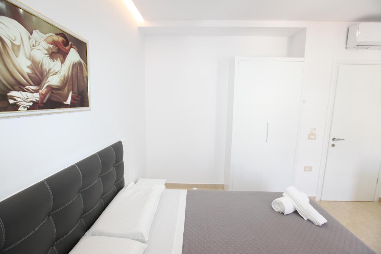 Nika Hotel Saranda Extérieur photo
