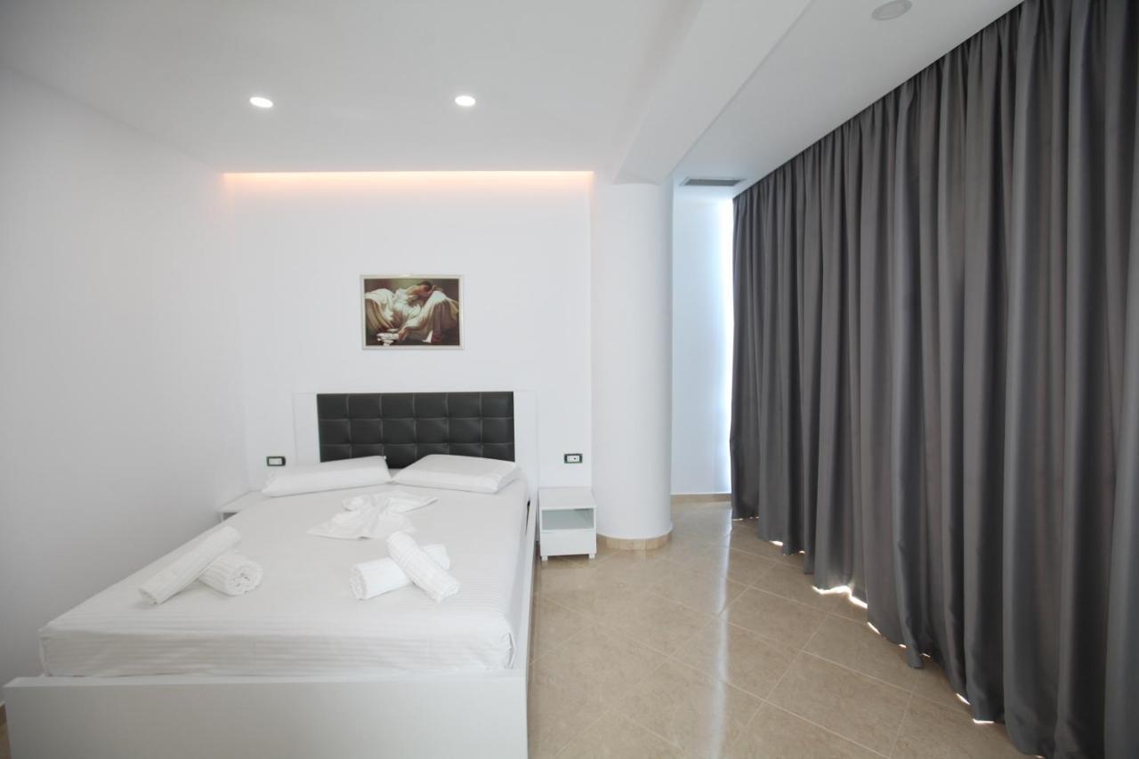 Nika Hotel Saranda Extérieur photo