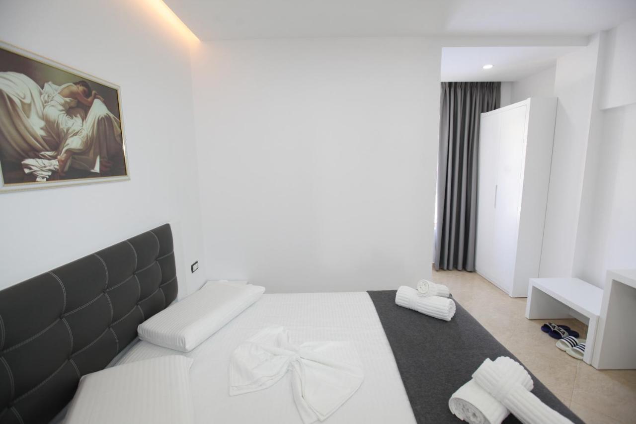 Nika Hotel Saranda Extérieur photo