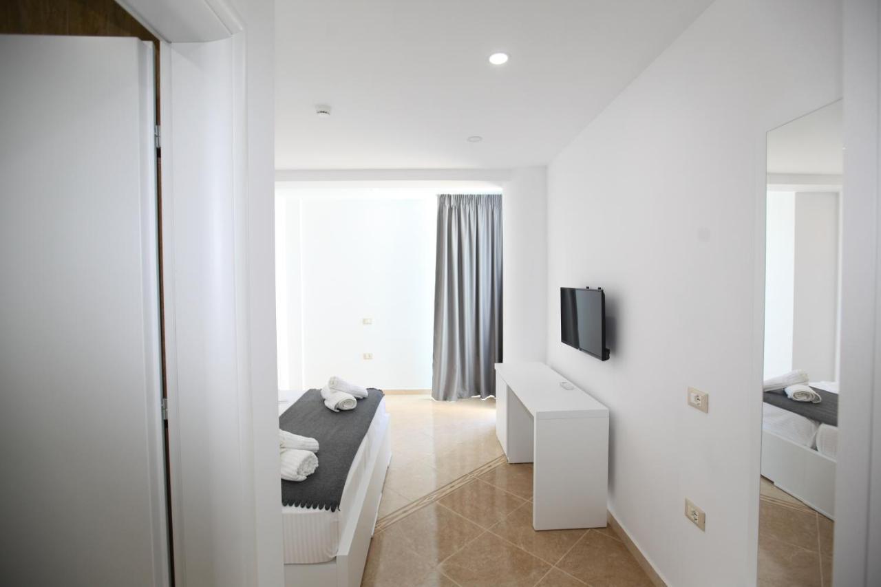 Nika Hotel Saranda Extérieur photo