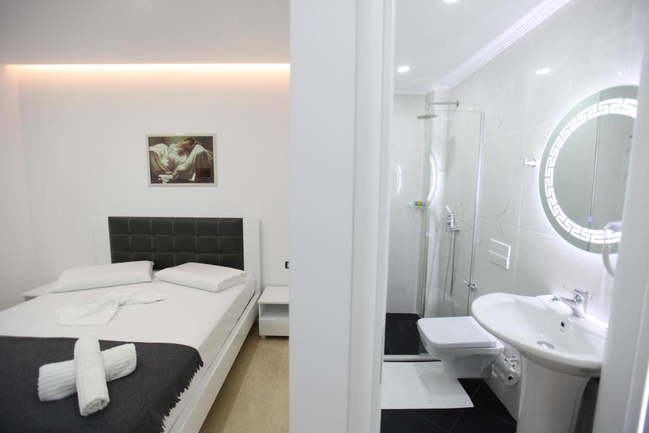 Nika Hotel Saranda Extérieur photo