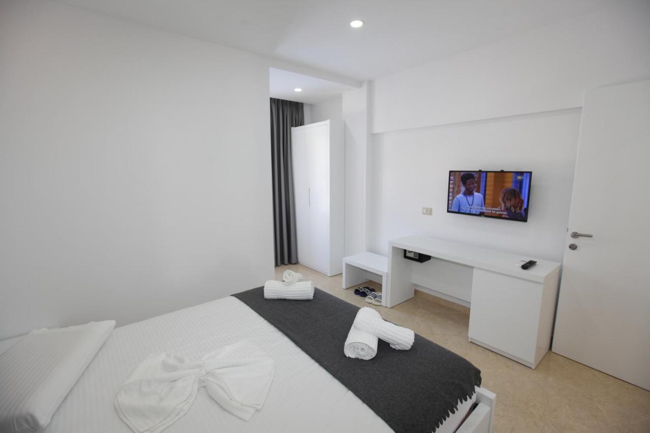 Nika Hotel Saranda Extérieur photo