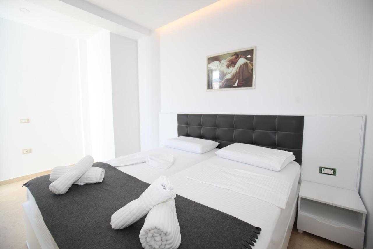 Nika Hotel Saranda Extérieur photo