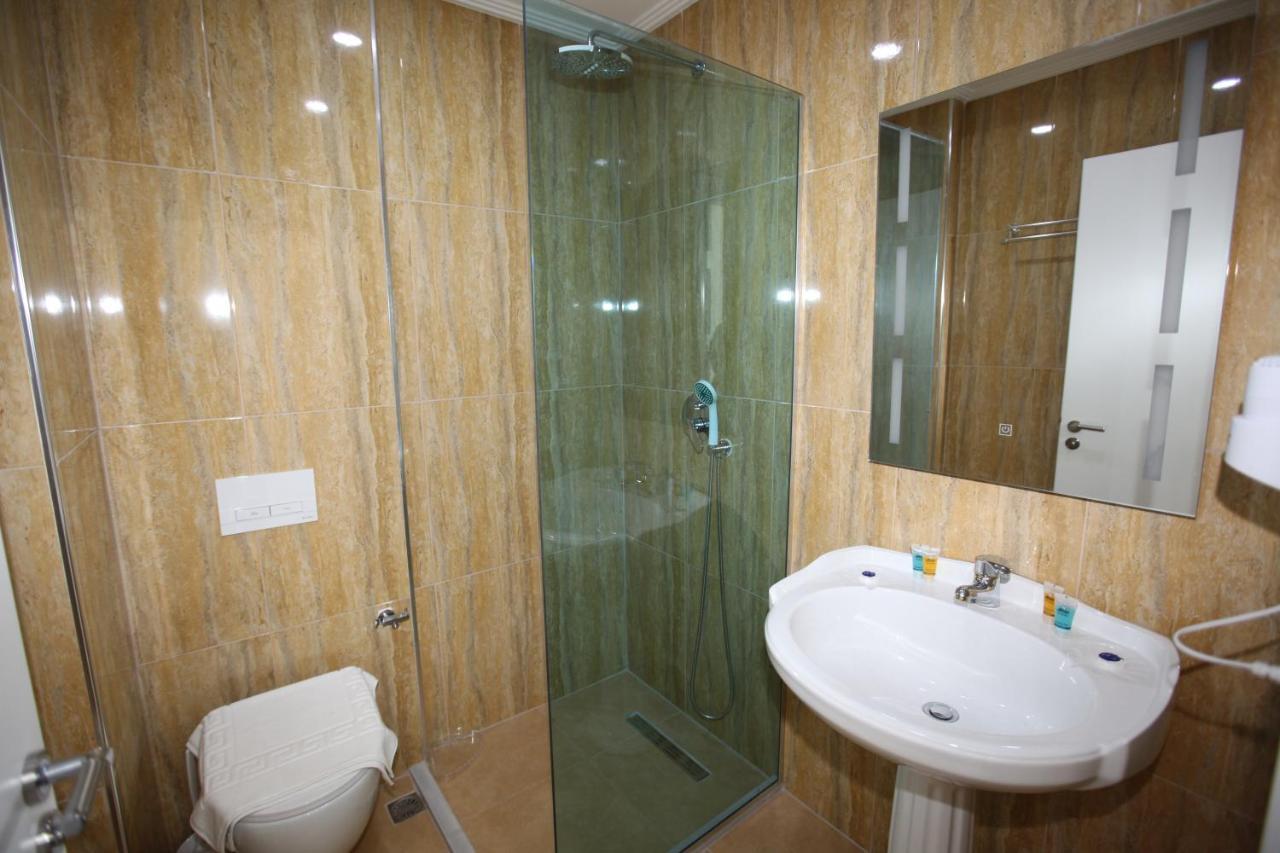 Nika Hotel Saranda Extérieur photo