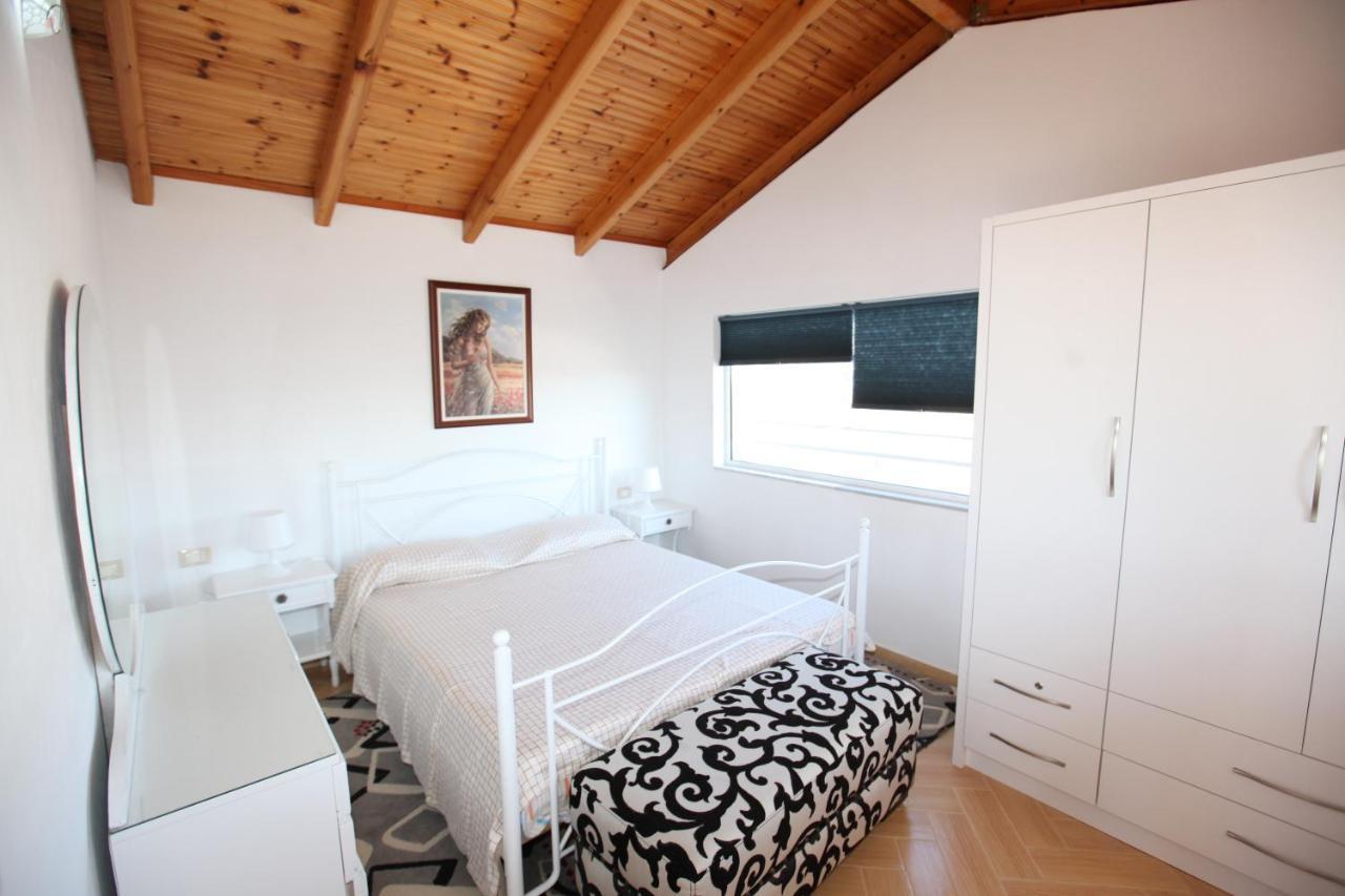 Nika Hotel Saranda Extérieur photo